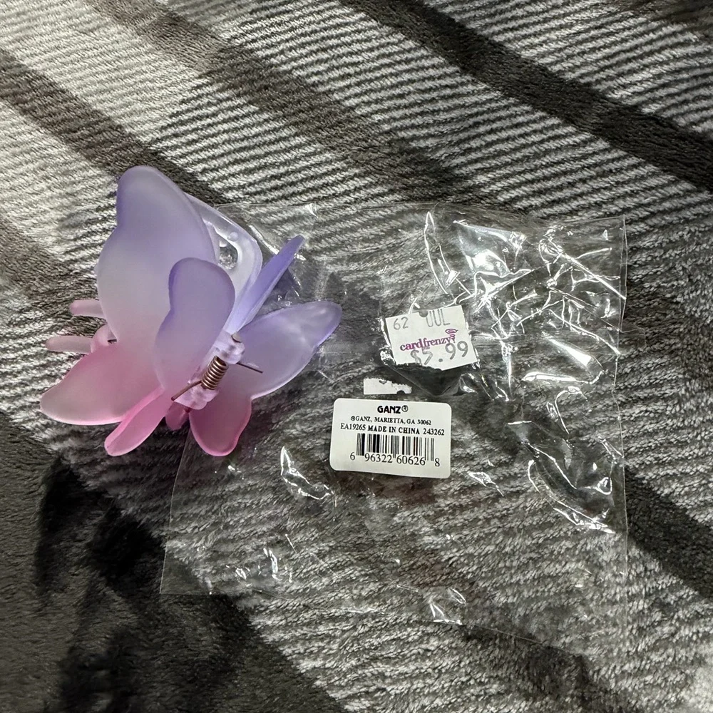 Butterfly Hair Clip in Pink and Purple - Picture 5 of 5